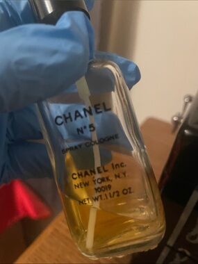 CHANEL No.5 Mini Spray Cologne - Black & Gold, vintage